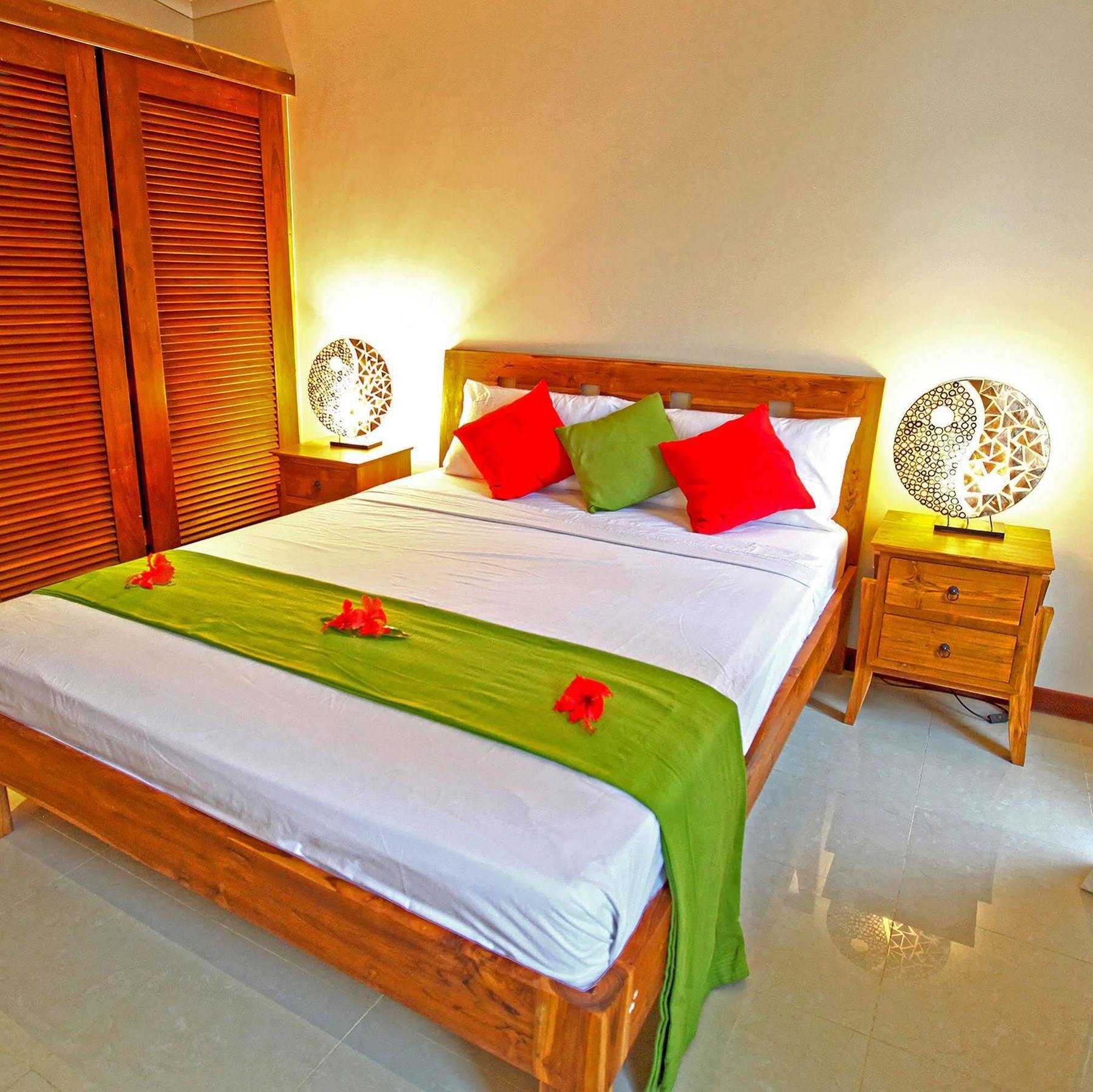 Tropicana Lagoon Apartments Port Vila Exterior photo